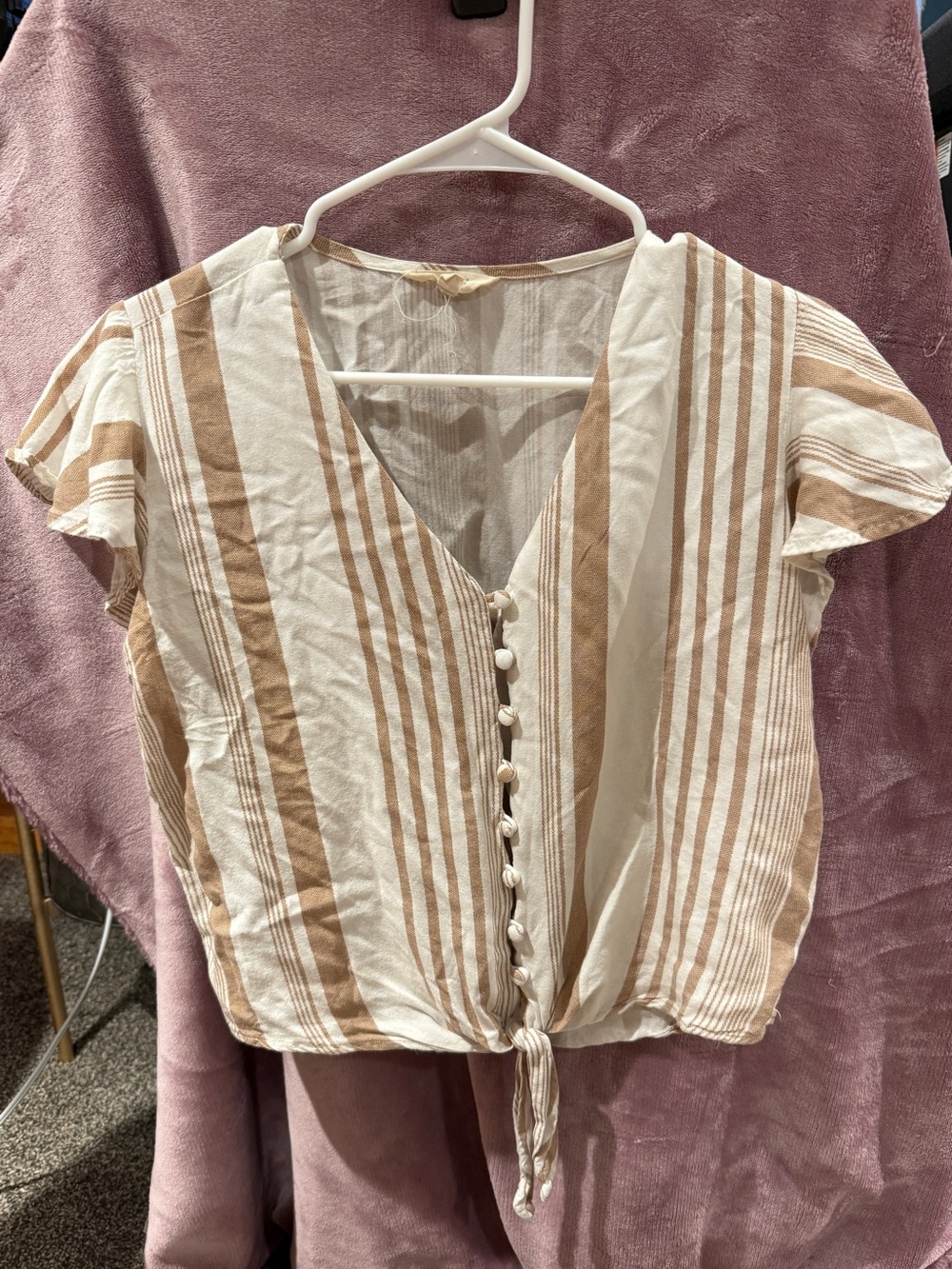 Woven Stripe Button-Front Tie-Hem Women’s Top in Cream and Tan